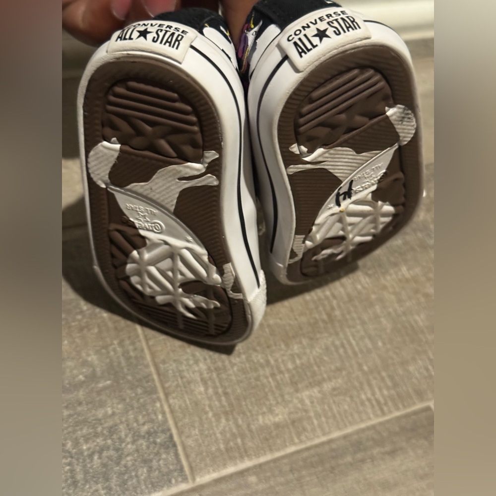 Converse Black Kids Space Print Low Top Sneakers with White Toe. SIZE 4 - Picture 5 of 8